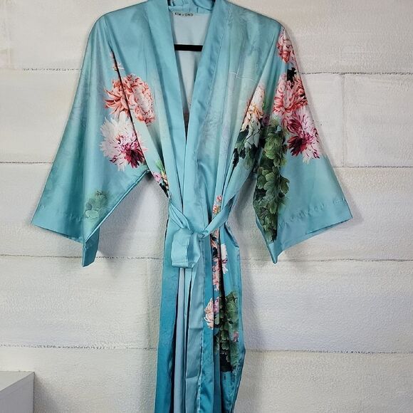 KIM + ONO Floral Satin Kimono Robe. Size OS - Picture 2 of 12